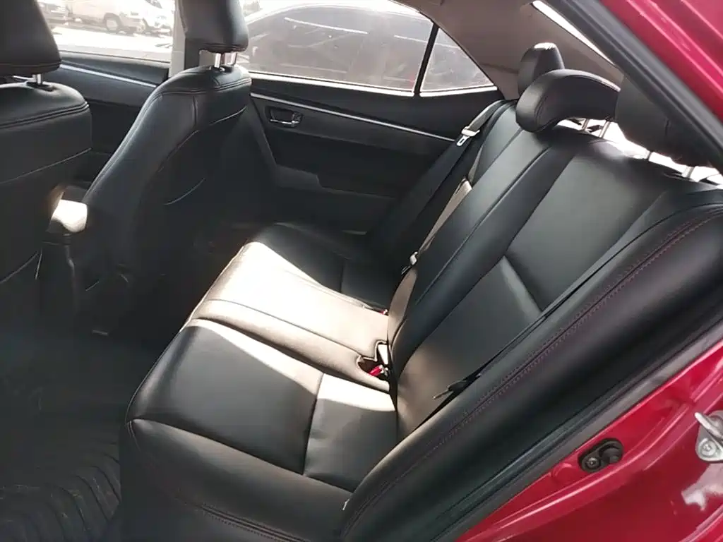 Toyota Corolla 2018 — фото 17