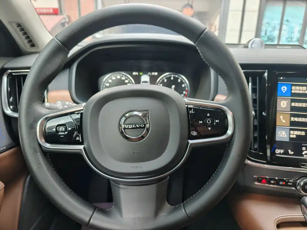 Volvo S90 2019 — фото 11