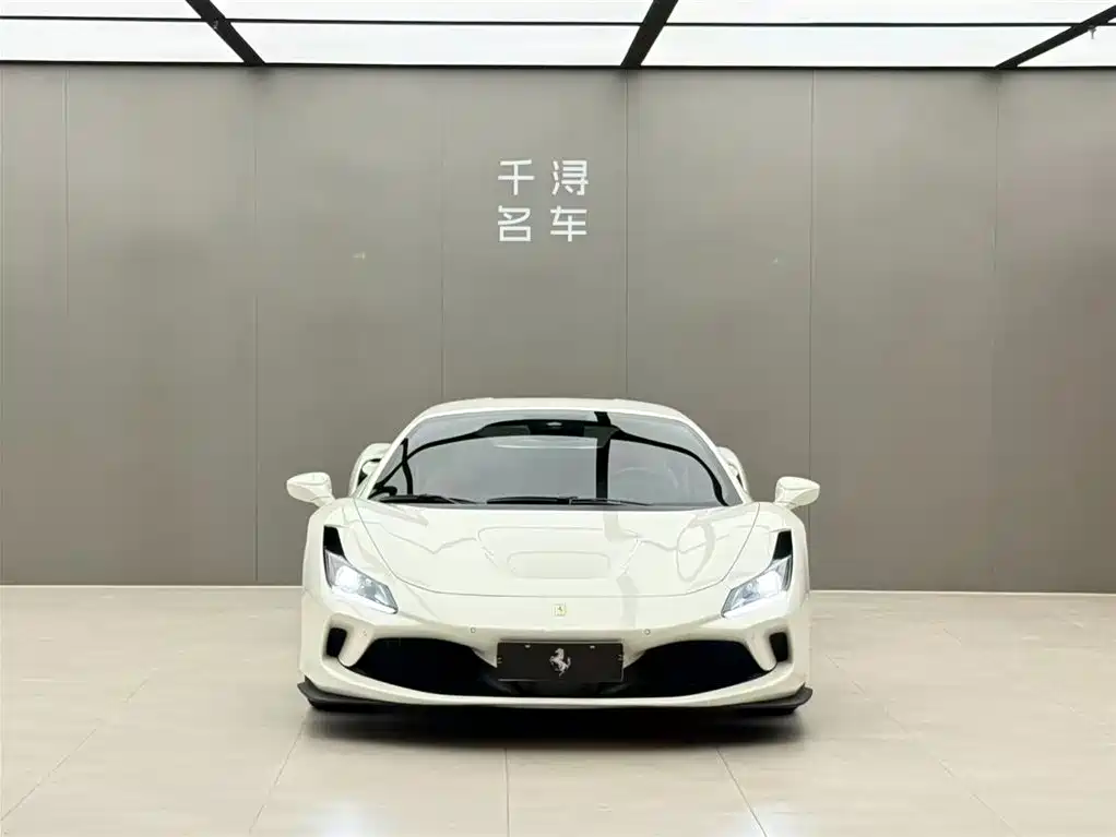 Ferrari F8 2022 — фото 2