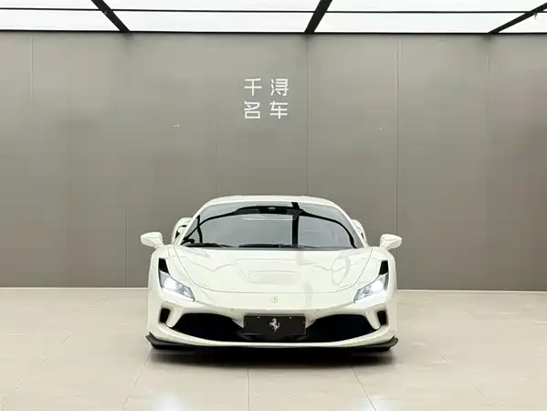 Ferrari F8 2019