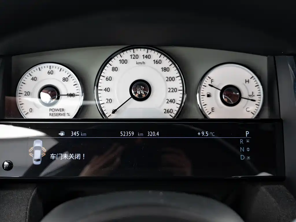 Rolls-Royce Ghost 2015 — фото 15