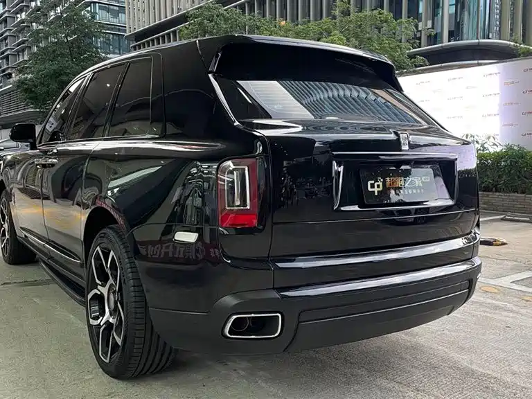 Rolls-Royce Cullinan 2018 — фото 10