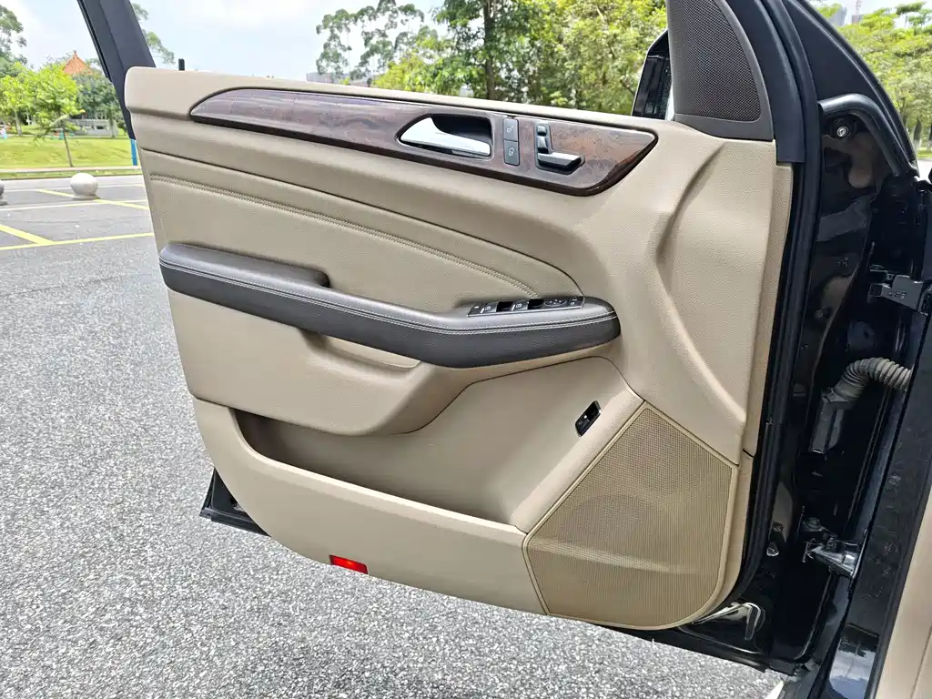 Mercedes-Benz M-Class 2012 — фото 12