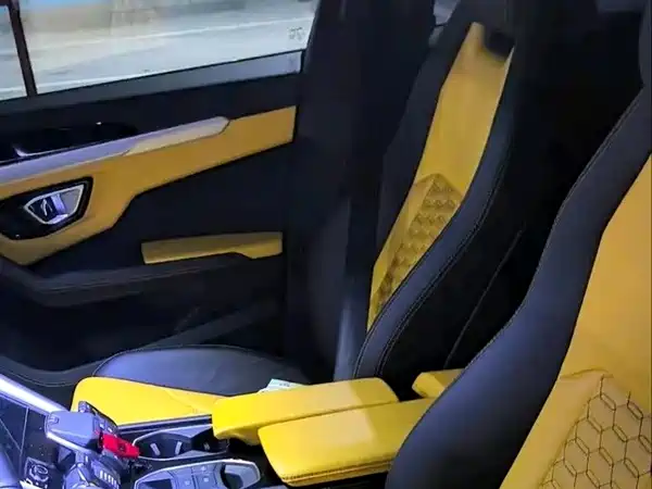 Lamborghini Urus 2021