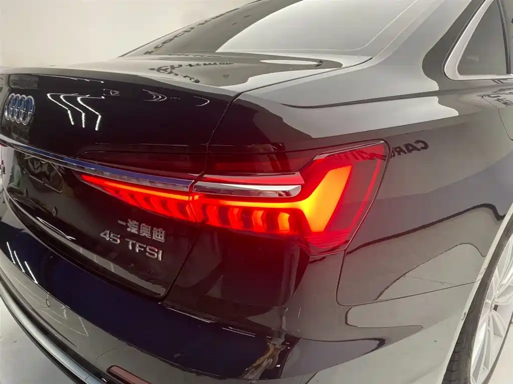 Audi A6L 2023 — фото 10