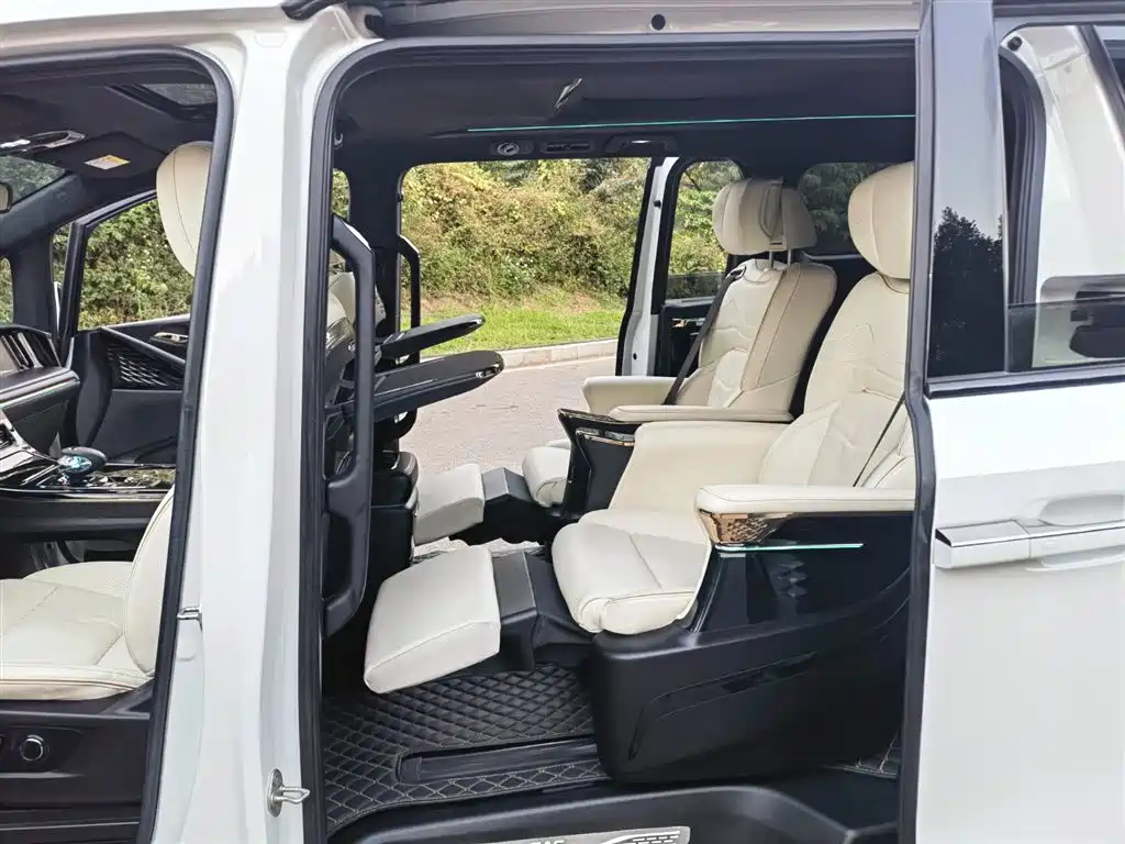 GAC Motor Trumpchi M8 2023 — фото 10