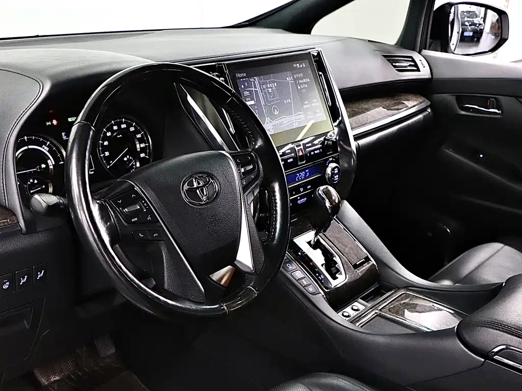 Toyota Vellfire 2020 — фото 11