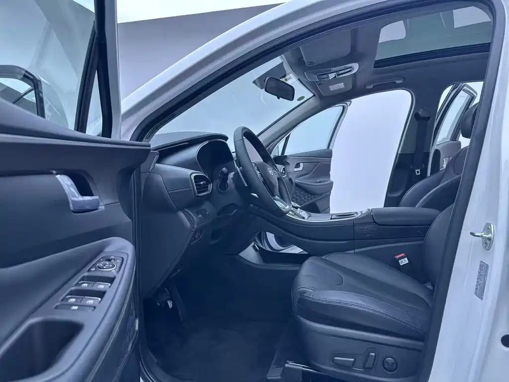 Hyundai Santa Fe 2023 — фото 12