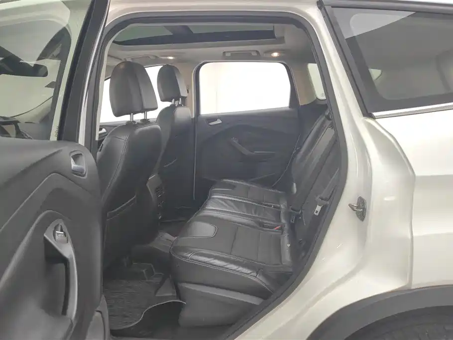 Ford Kuga 2015 — фото 11