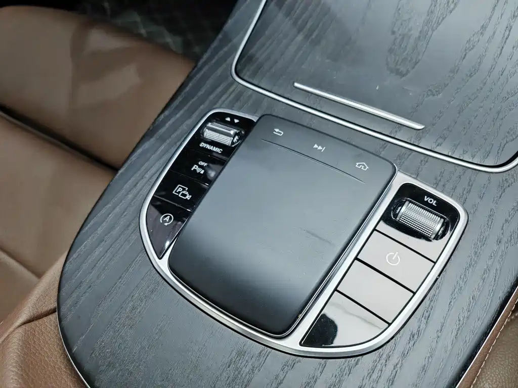 Mercedes-Benz E-Class 2020 — фото 17