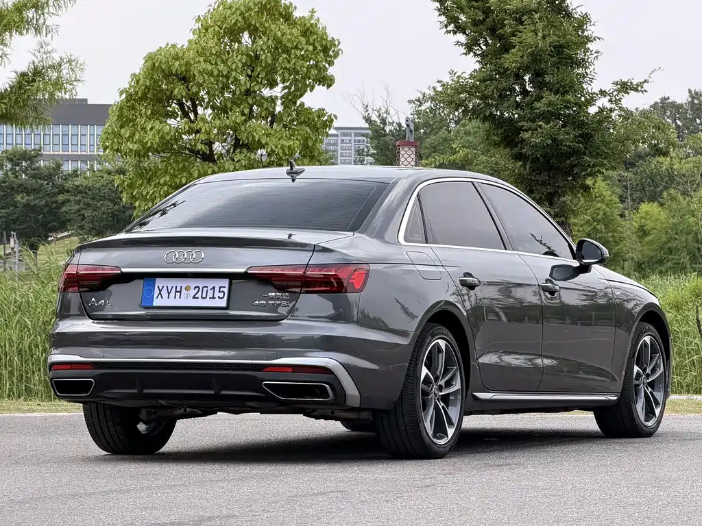 Audi A4L 2022 — фото 15