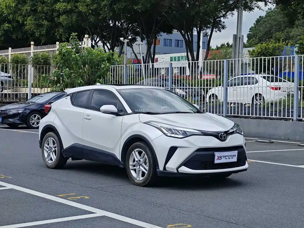 Toyota C-HR 2021 — фото 6