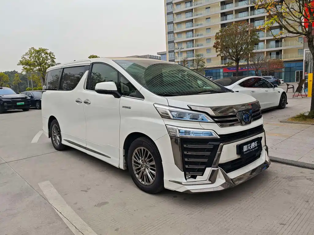 Toyota Vellfire 2022 — фото 2