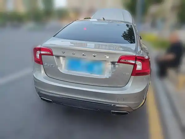 Volvo S60 2015