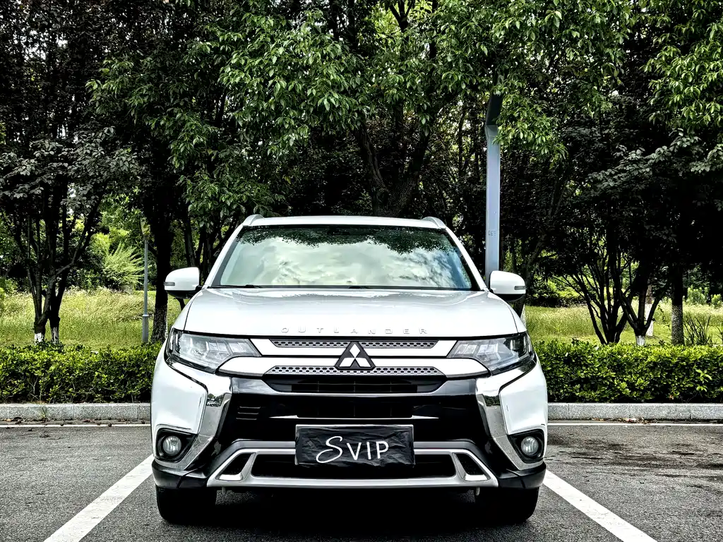 Mitsubishi Outlander 2020