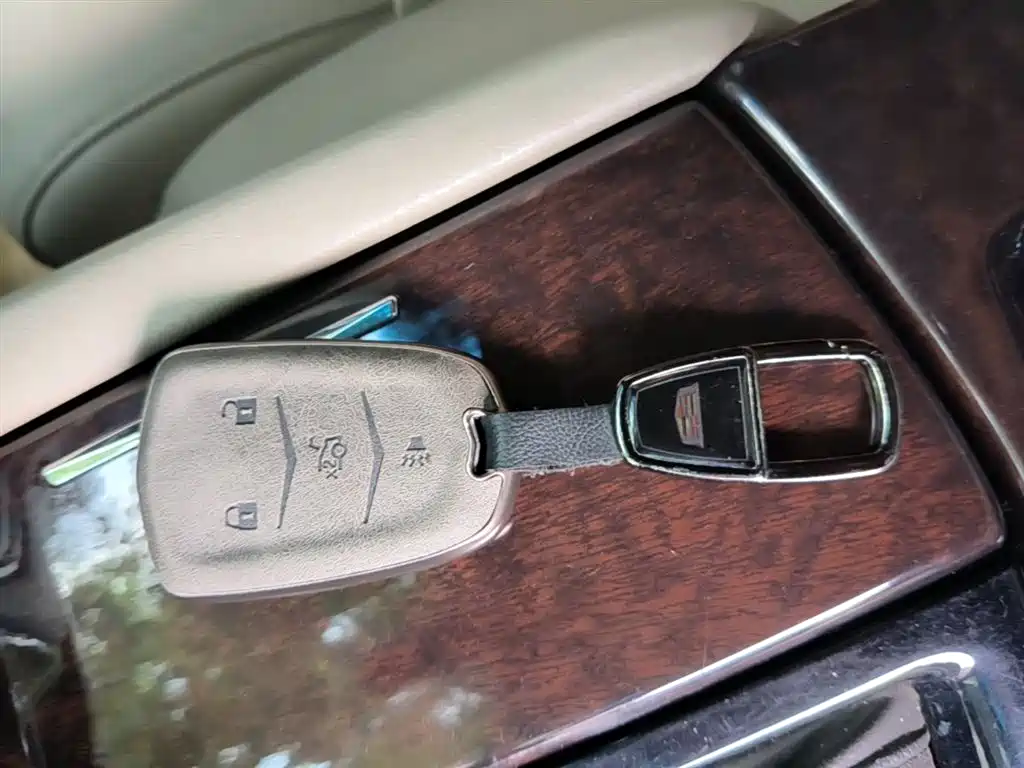 Cadillac XTS 2016 — фото 9