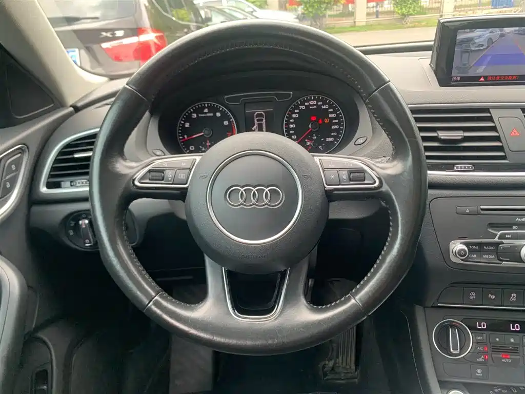 Audi Q3 2017 — фото 17