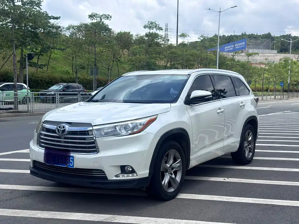 Toyota Highlander 2016 — фото 1