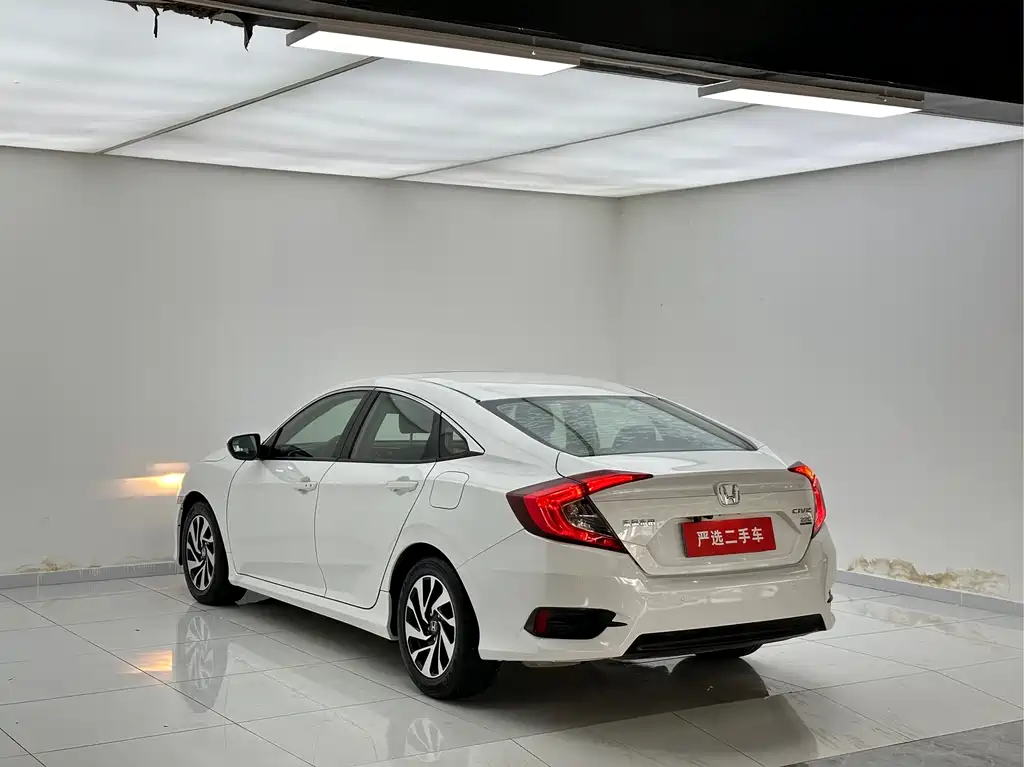 Honda Civic 2019 — фото 9