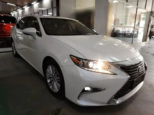 Lexus ES 2015