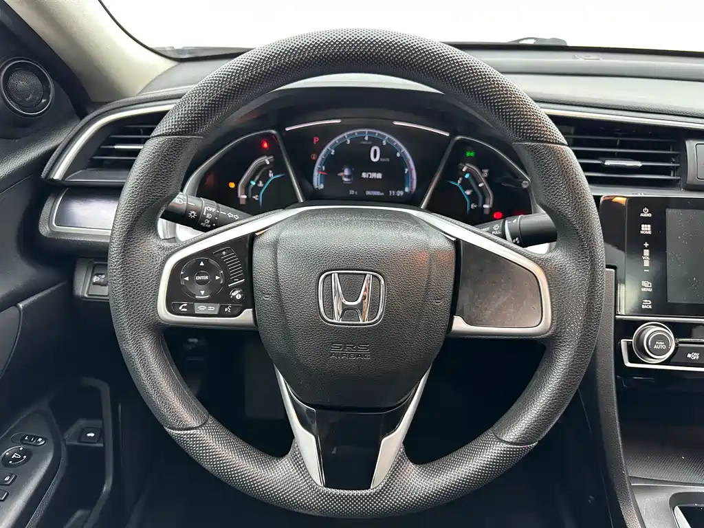 Honda Civic 2019 — фото 10