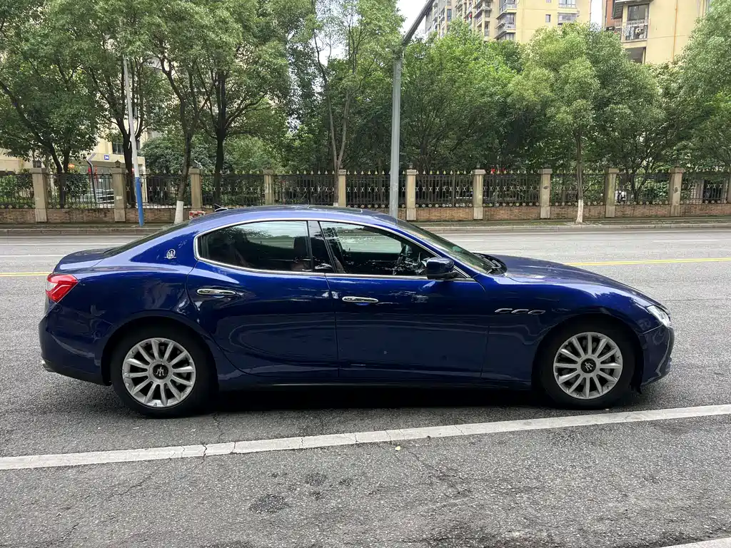 Maserati Ghibli 2015 — фото 11
