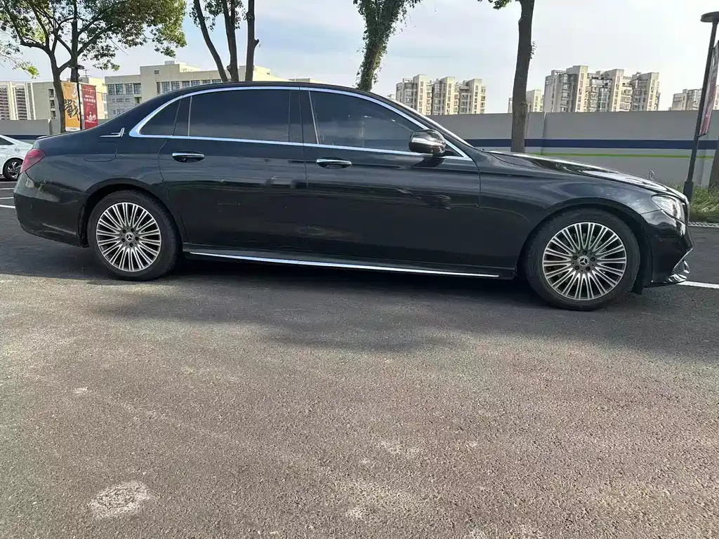Mercedes-Benz E-Class 2019 — фото 16