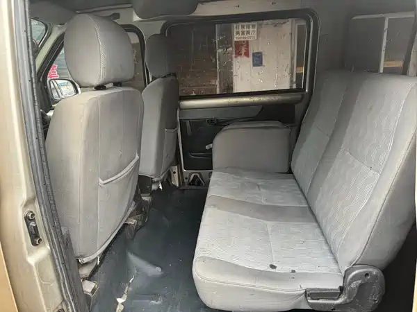 Wuling Rongguang 2012
