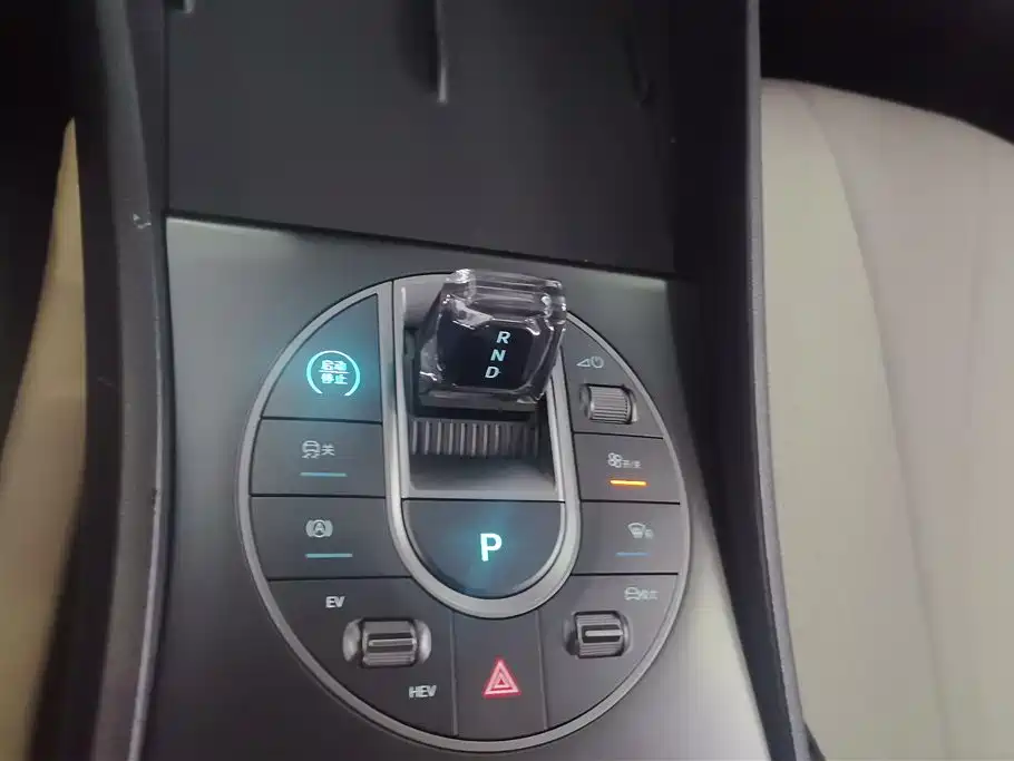 BYD Seal 05 DM-i 2025 — фото 16