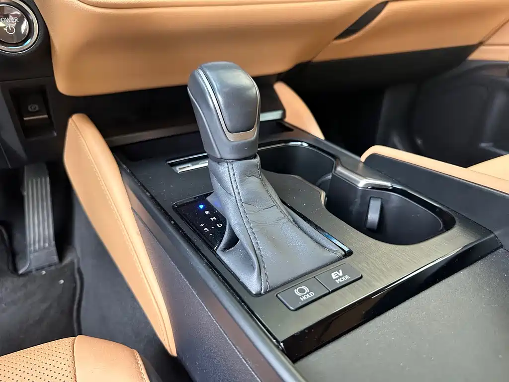 Lexus ES 2025 — фото 11