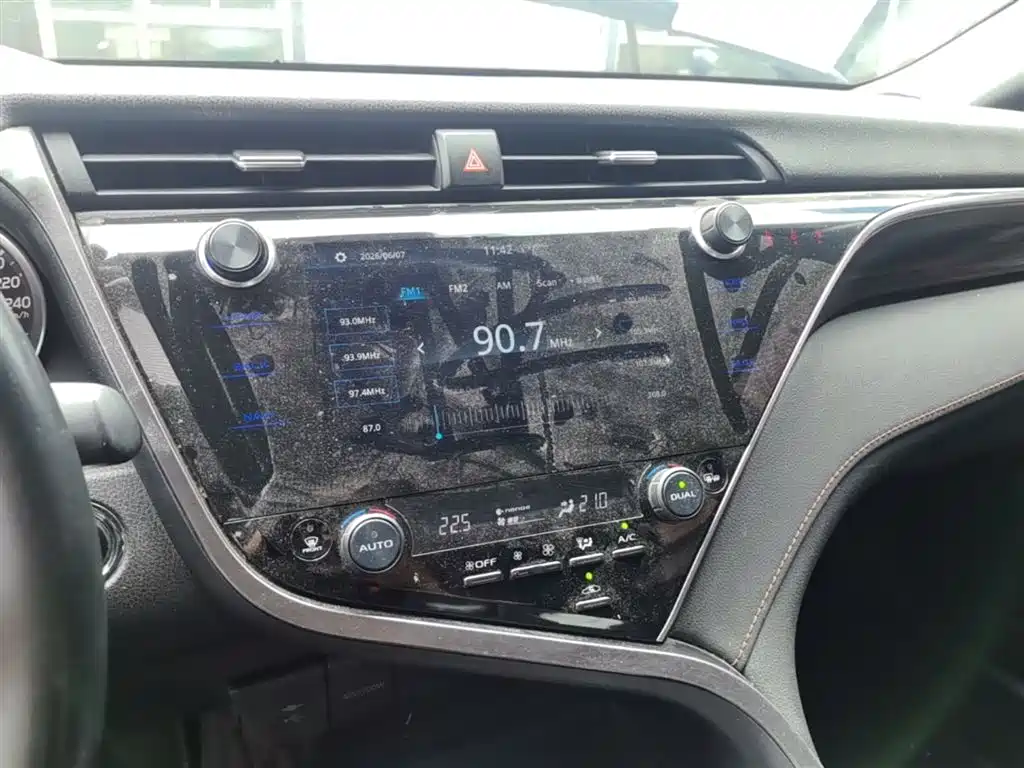 Toyota Camry 2020 — фото 20