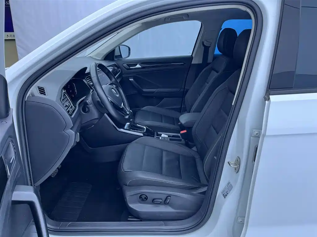 Volkswagen T-Roc 2022 — фото 12