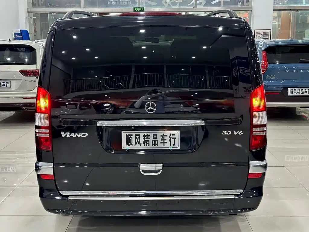 Mercedes-Benz Viano 2015 — фото 32