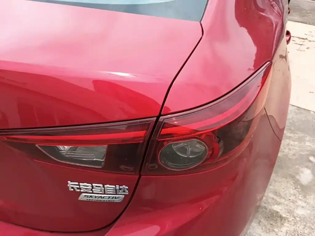 Mazda 3 Axela 2018 — фото 8