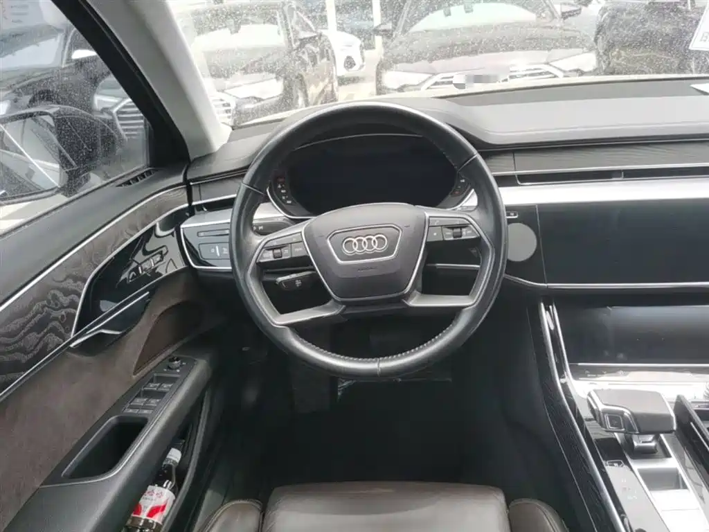 Audi A8 2020 — фото 17