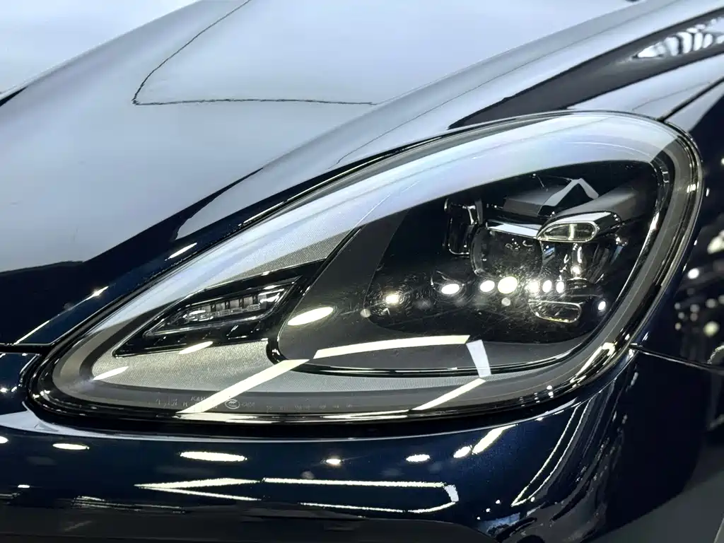 Porsche Cayenne 2023 — фото 11