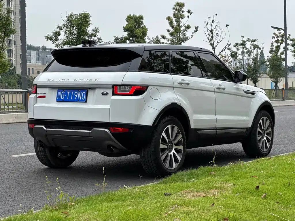 Land Rover Evoque 2018 — фото 16