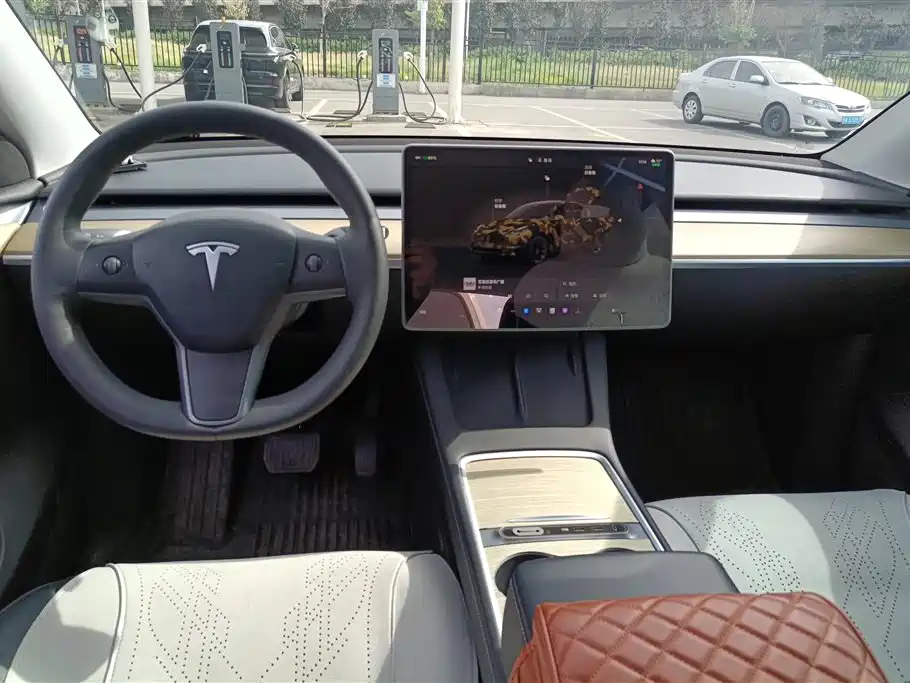 Tesla Model Y 2023 — фото 12