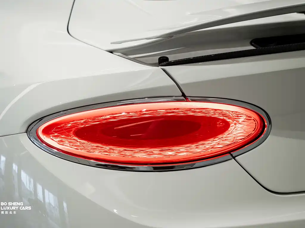 Bentley Continental 2020 — фото 19