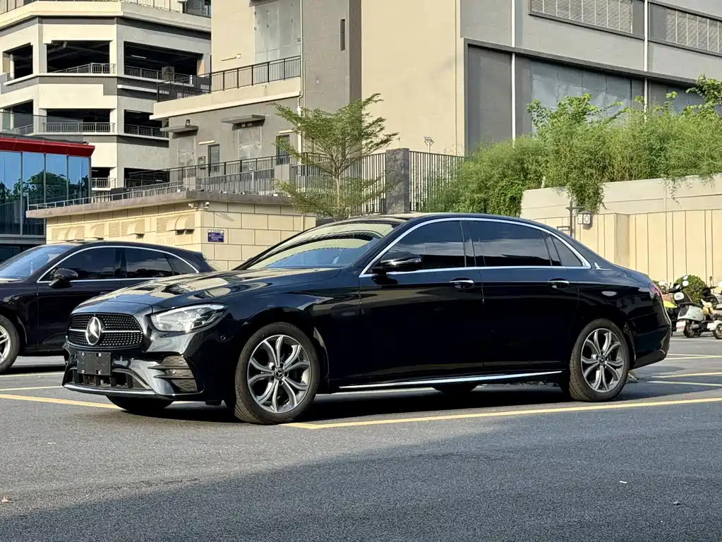 Mercedes-Benz E-Class 2023 — фото 1