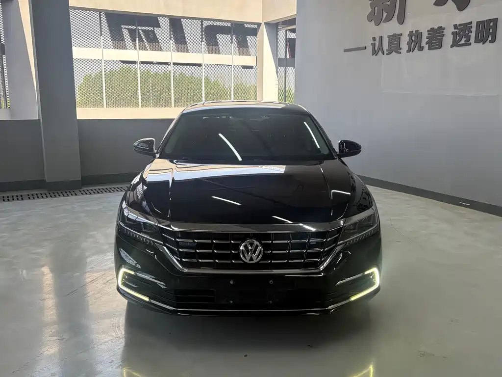 Volkswagen Passat PHEV 2020 — фото 2