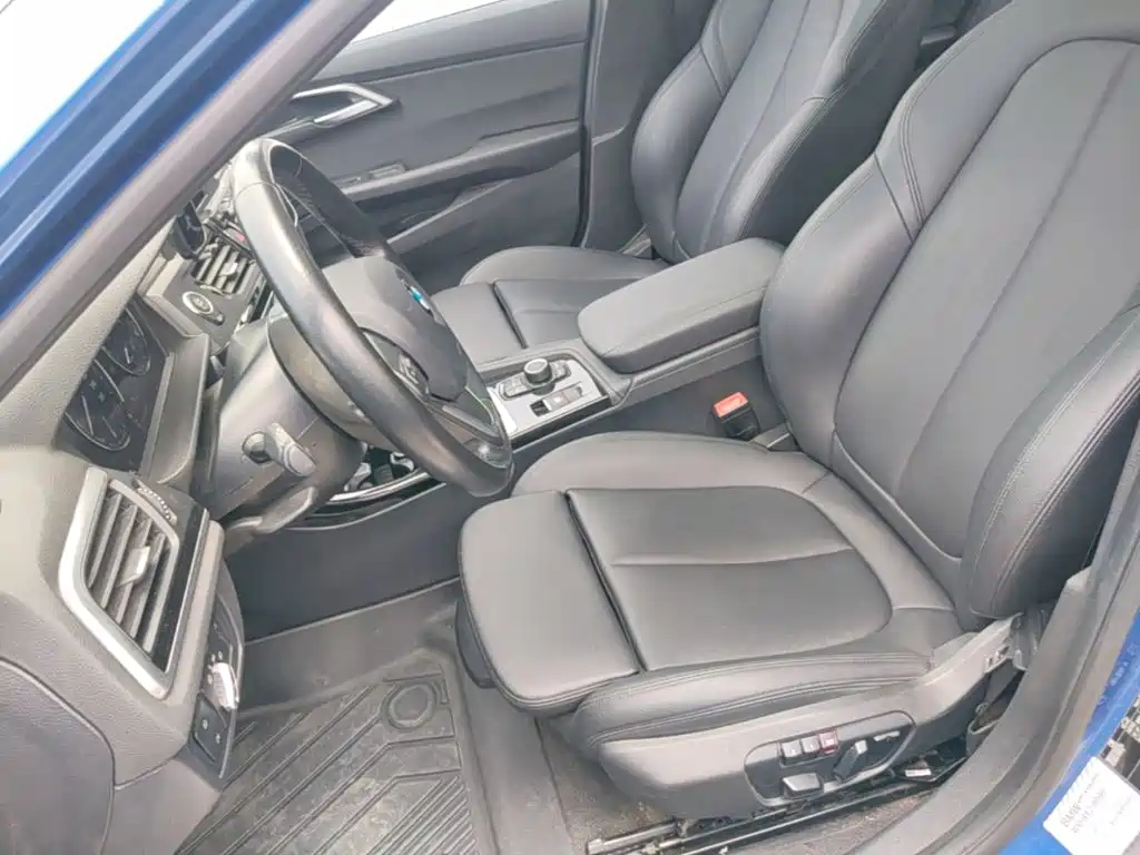 BMW 1 Series 2018 — фото 15