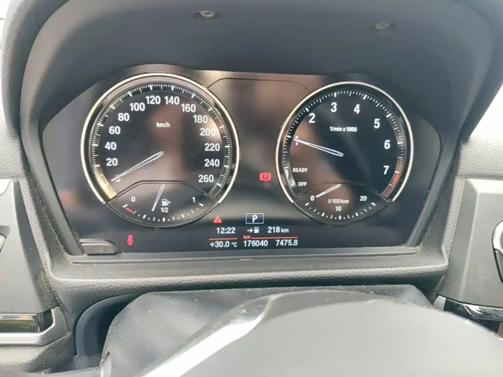 BMW 1 Series 2018 — фото 12