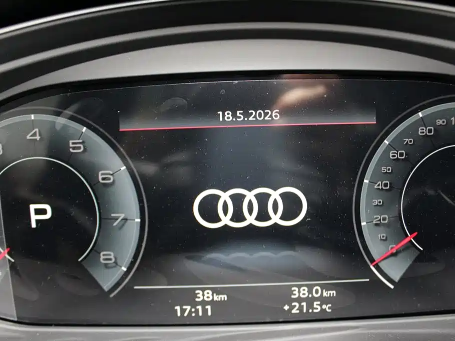 Audi Q5L — фото 12