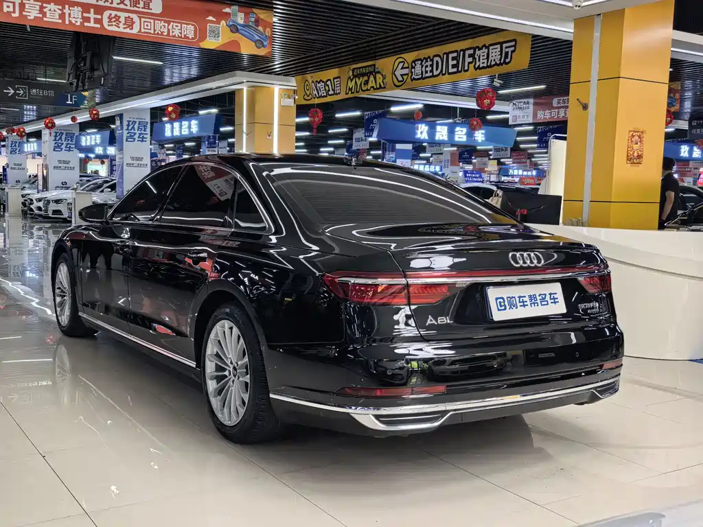Audi A8 2022 — фото 14