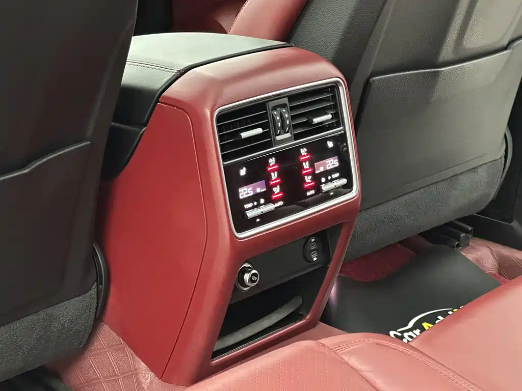 Porsche Cayenne 2021 — фото 23