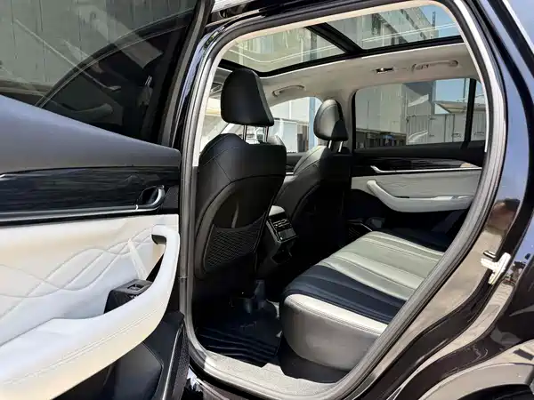Geely Xingyue L 2024