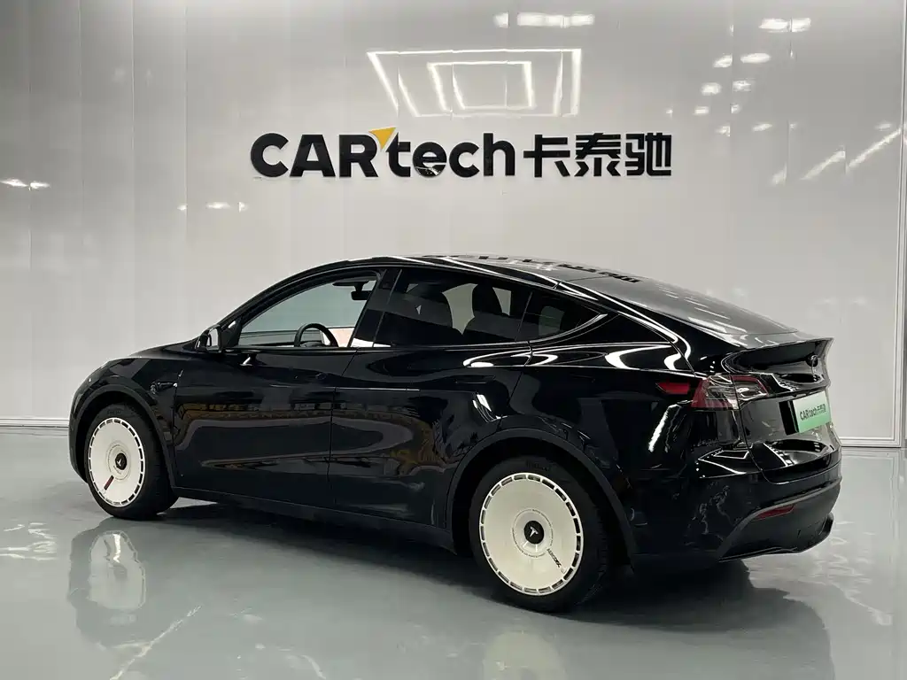 Tesla Model Y 2023 — фото 17