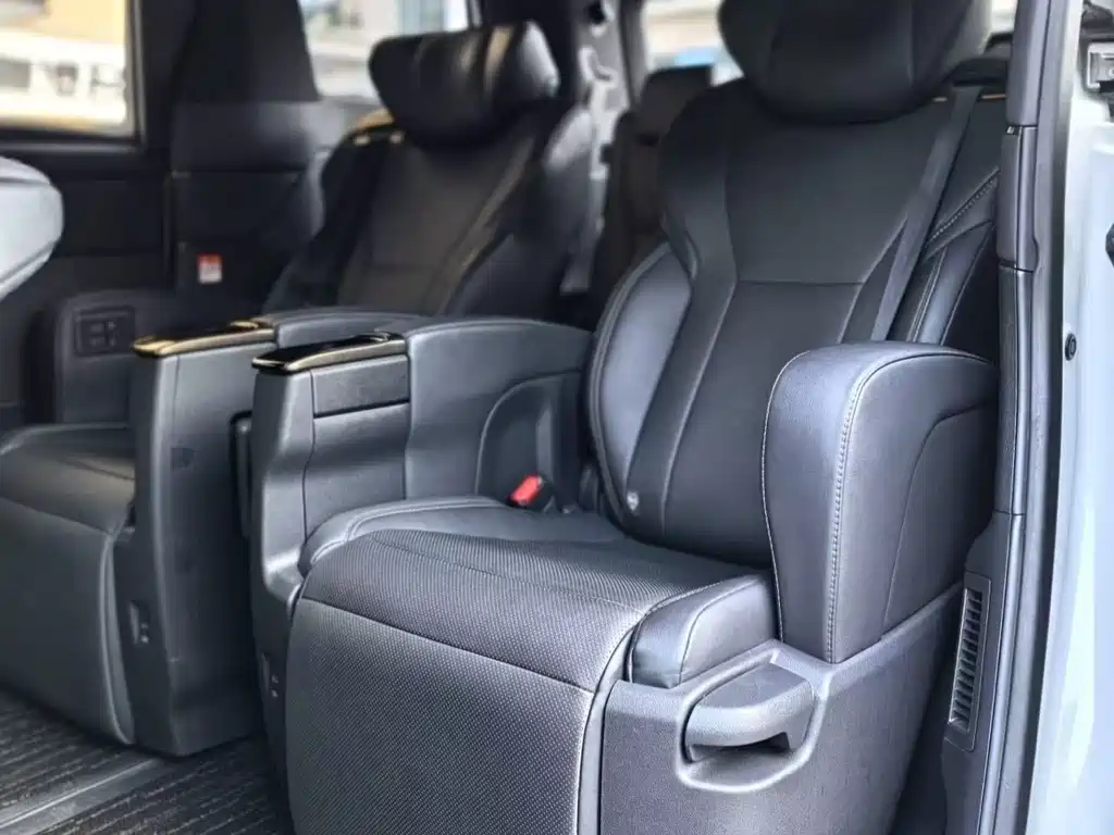 Toyota Alphard 2026 — фото 12