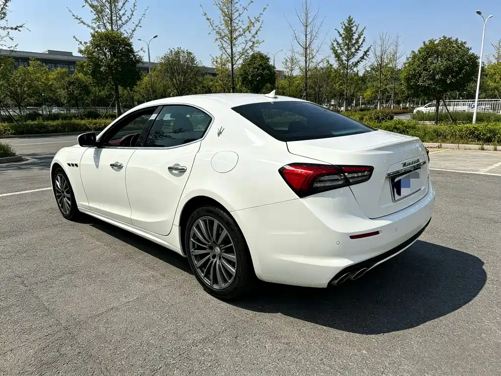 Maserati Ghibli 2022 — фото 13